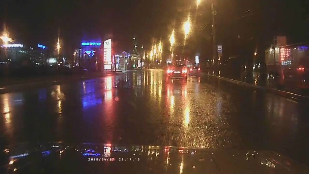 В сети появилось видео: автомобилист сбил женщину в Выборгском районе