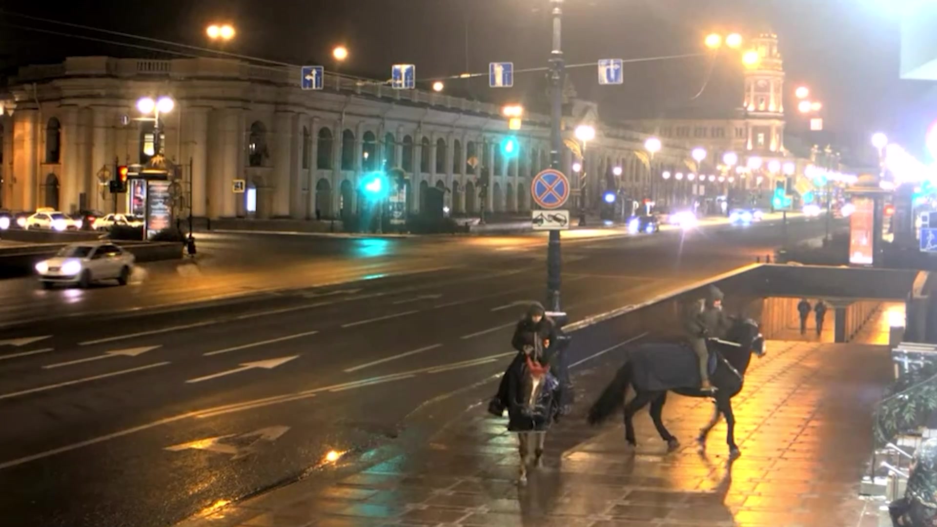 В конном клубе объяснили жёсткий дрифт на лошади в центре Петербурга