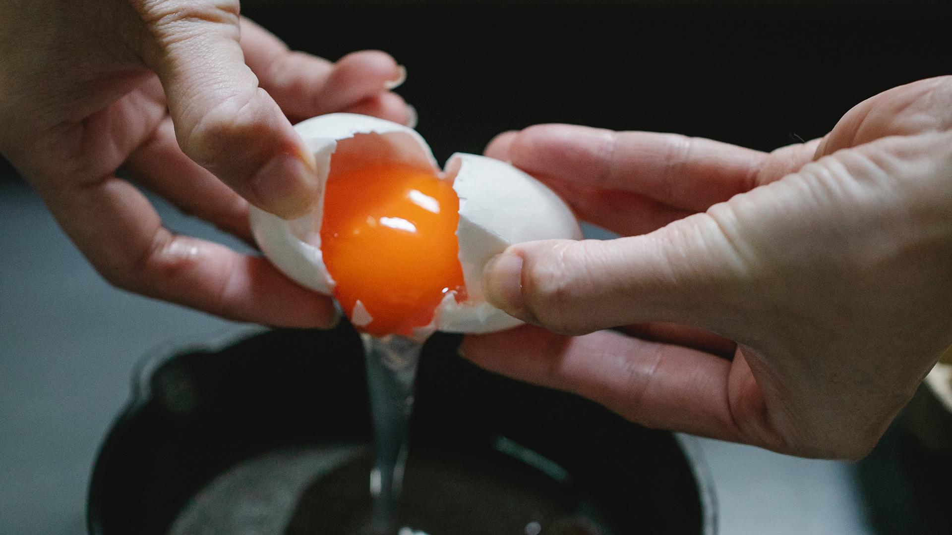 Как выбирать вкусные и полезные яйца и не переплачивать