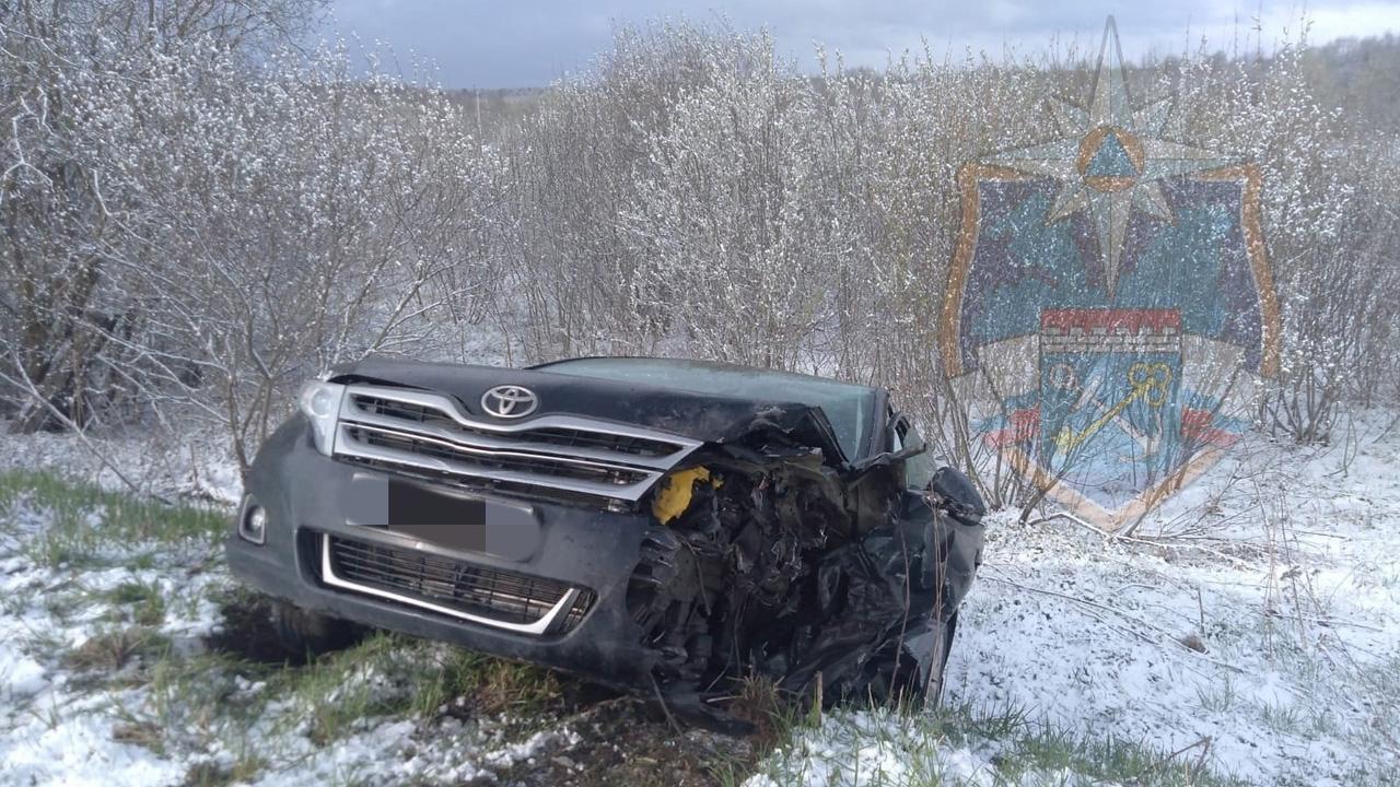 Погоня полиции за неадекватом и столкновение Mitsubishi с деревом: подборка  ДТП за неделю