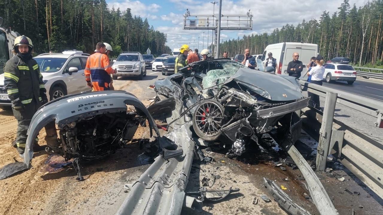 В страшной аварии, разворотившей легковушку на ЗСД, погибли два водителя