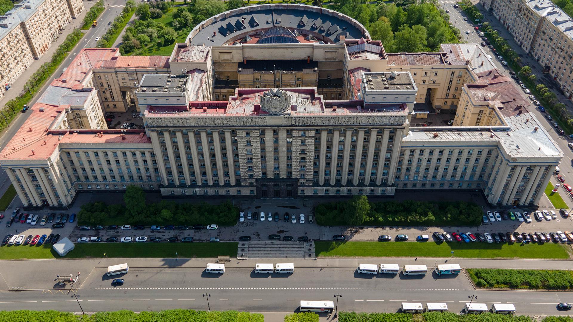 Как доехать до Гатчины из Петербурга: автобус, электричка, маршрутки