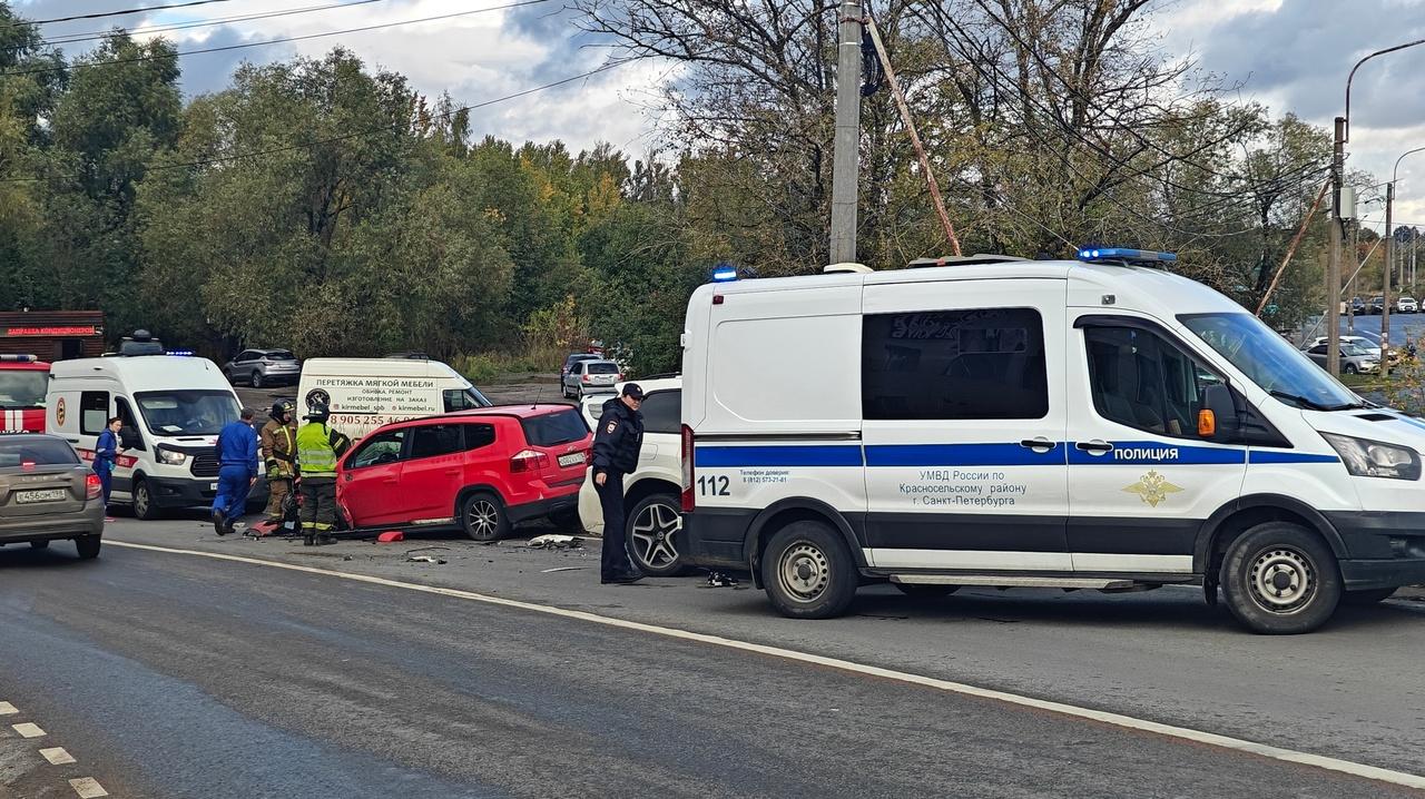 Погоня за мигрантом-нарушителем закончилась аварией на Ленинском проспекте