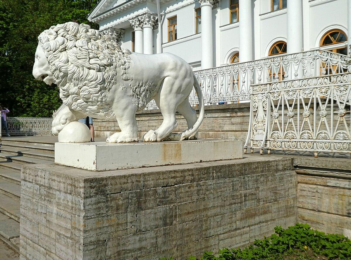 Где в Петербурге находятся самые известные и тайные львы