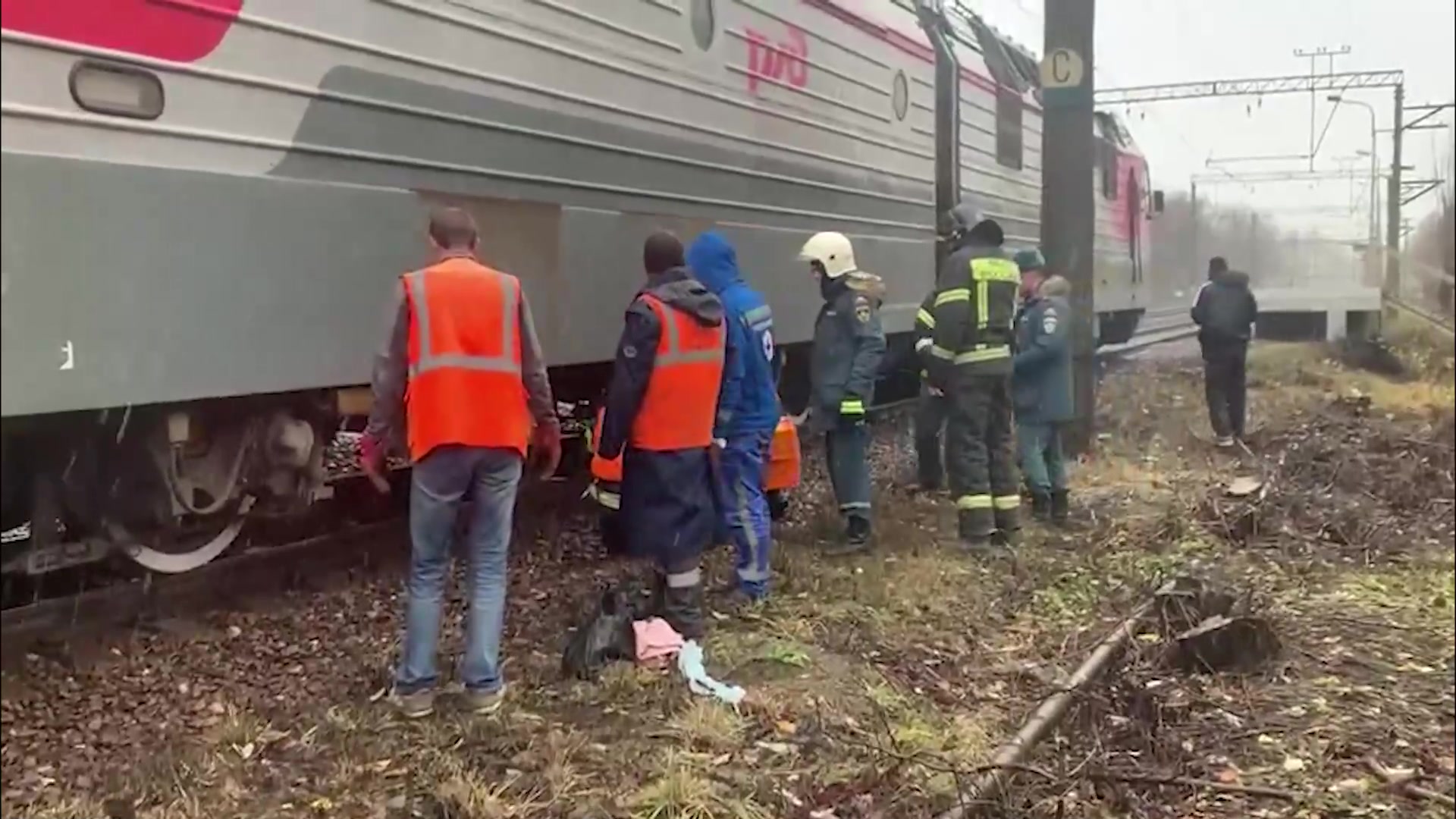 Пенсионерка попала под поезд на станции Понтонная