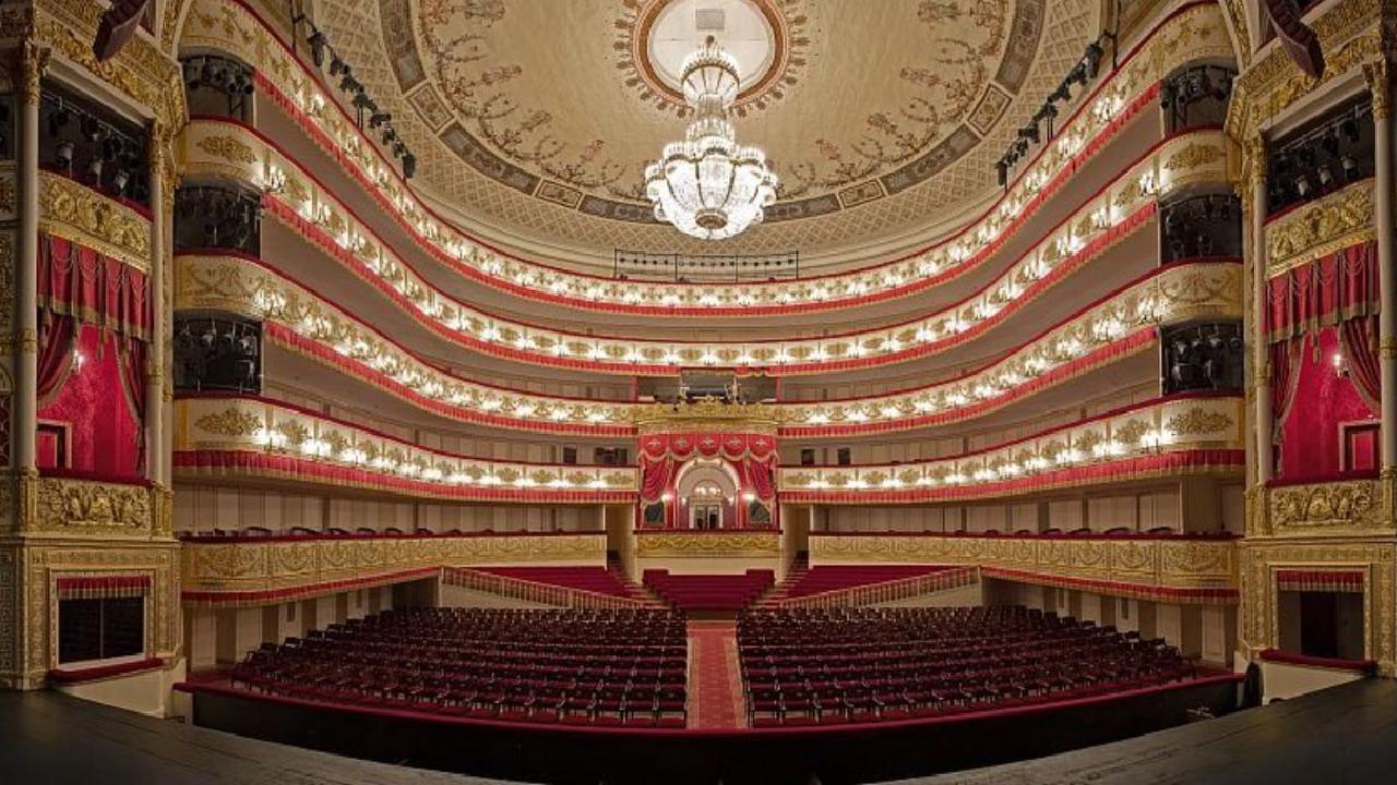 Где брать билеты и с каких мест лучше видно и слышно в театрах Петербурга