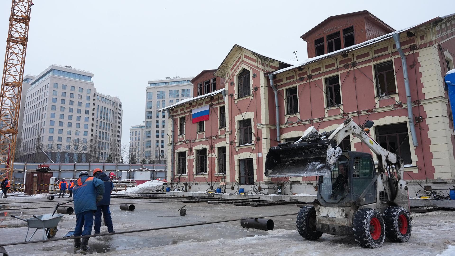 Историческое здание на набережной Чёрной речки передвинули на 52 метра