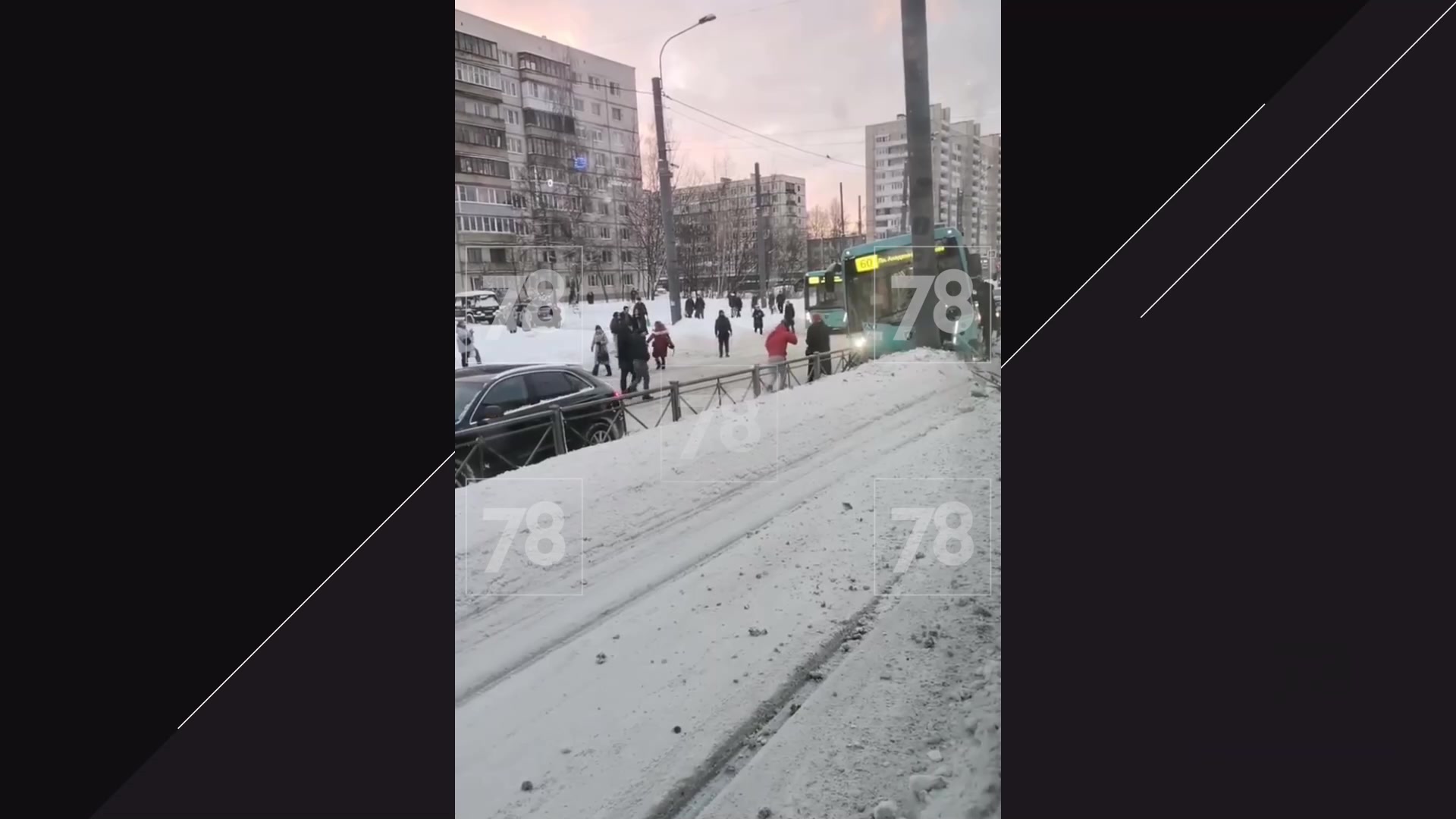 Беременная женщина получила травму головы в ДТП с «лазурным» автобусом на  Просвещения