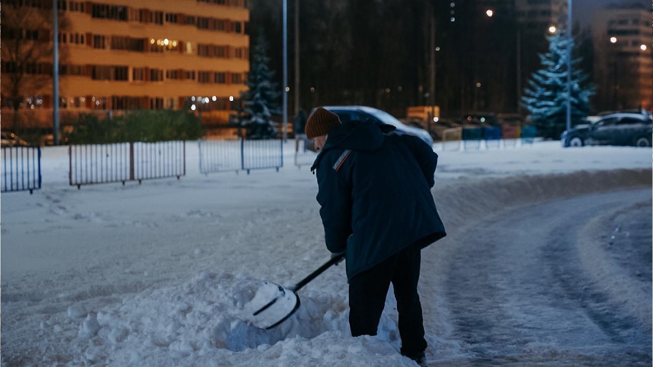 Кому жаловаться на плохую уборку снега в Петербурге