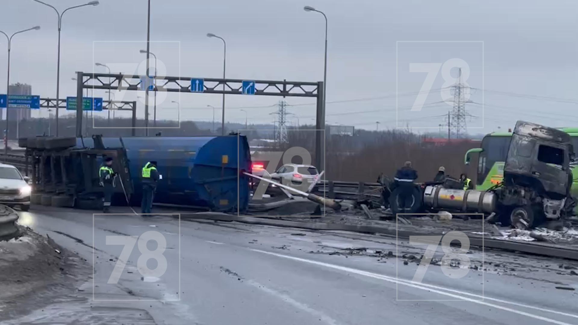 Погоня за пьяным водителем ЗакСа, смерть под «Газелью» и мамин дрифтер:  главные ДТП недели