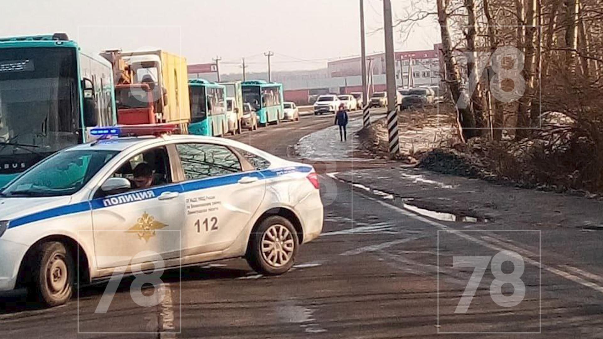 Смертельное столкновение на Дороге жизни и вылетевшая пассажирка: подборка  ДТП за неделю