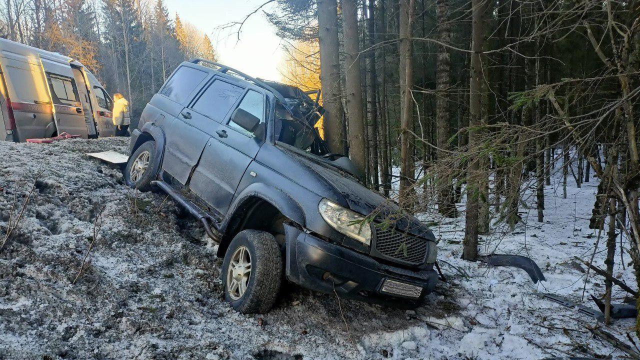 Смертельная авария на Петергофском и лишившаяся ног петербурженка: подборка  ДТП недели