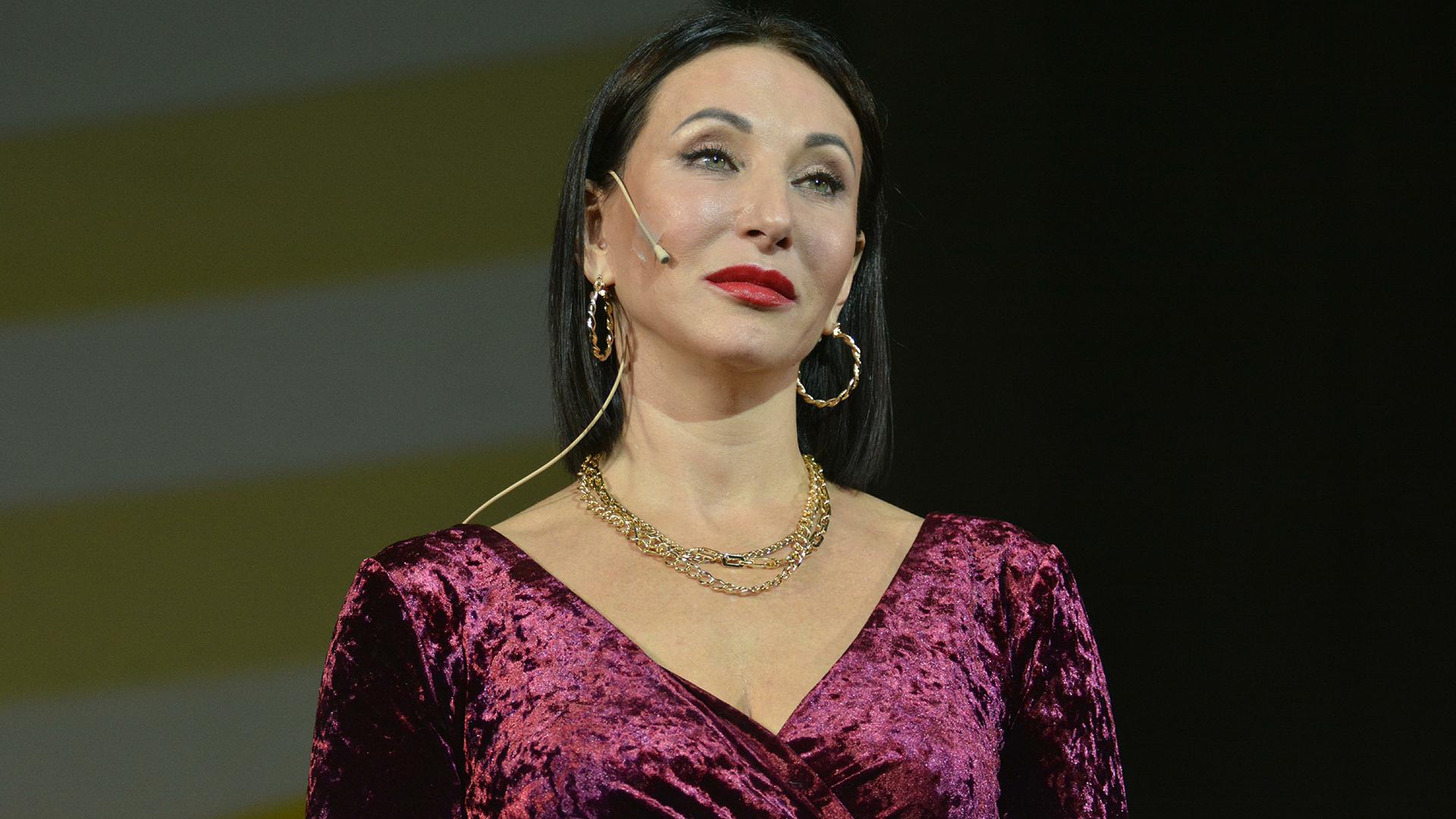 Голая Алика Смехова (Alika Smehova)