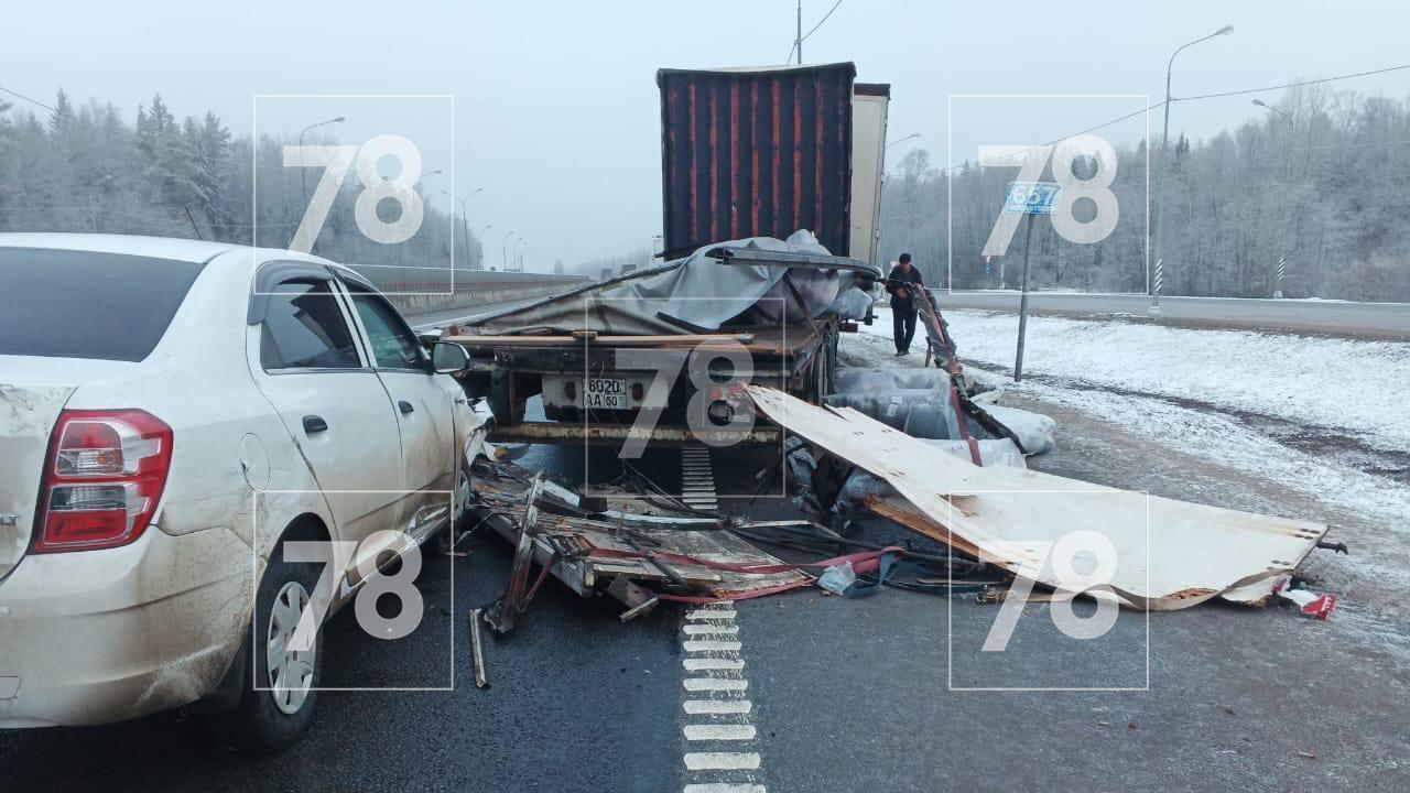 Массовое ДТП на М-10 и горящий грузовик: подборка самых жёстких аварий за  неделю