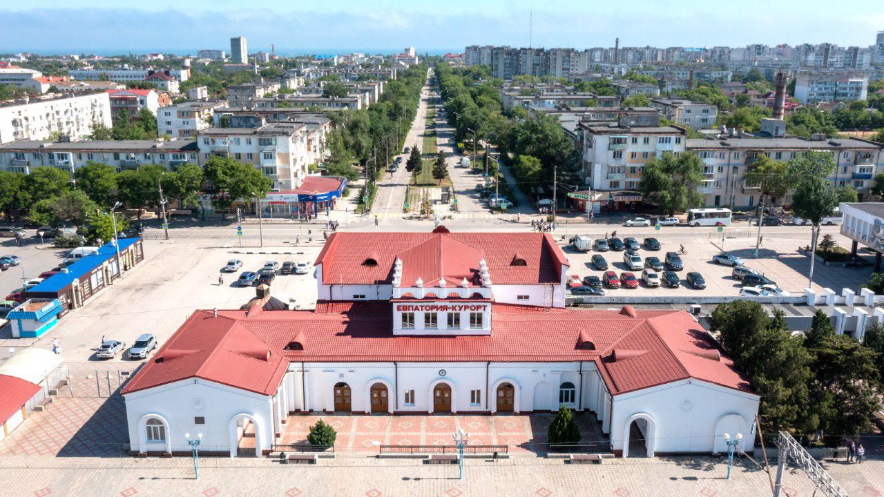 Между Петербургом и Евпаторией снова будет курсировать сезонный поезд  «Таврия»