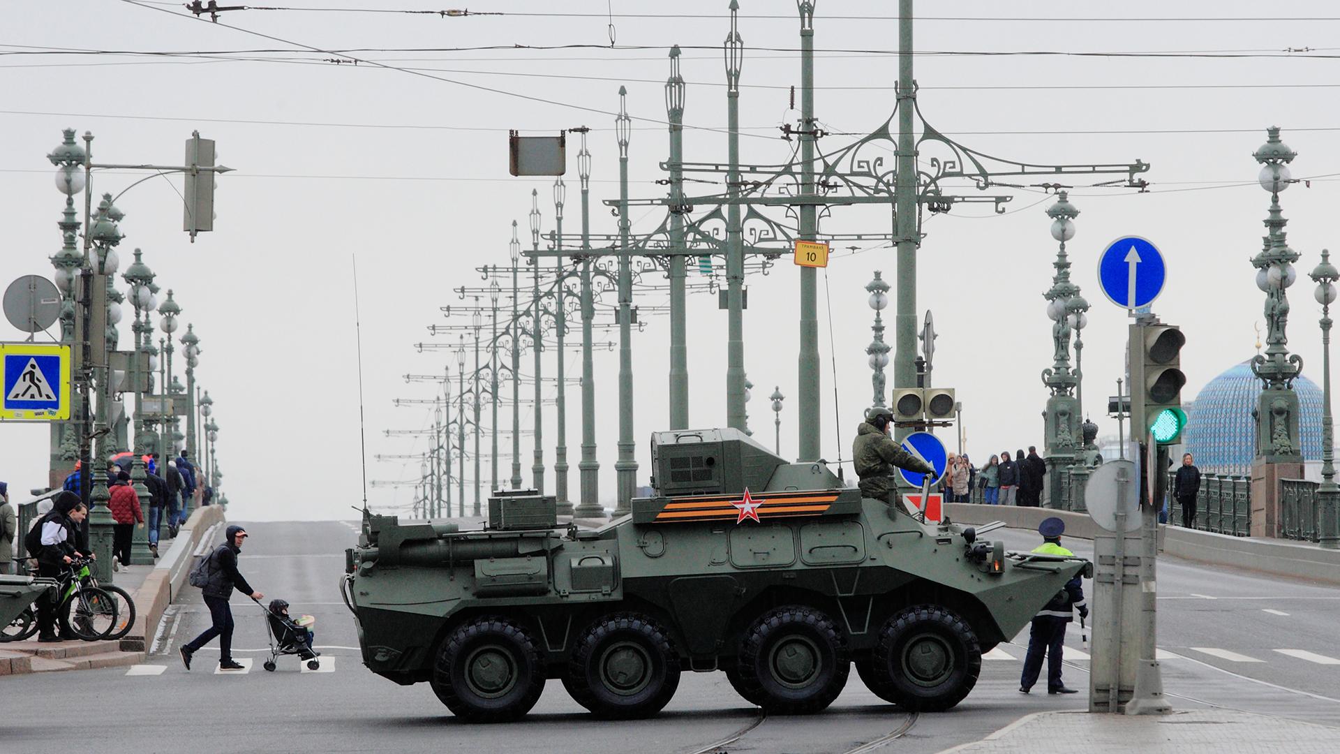 День Победы 9 мая 2024 года в Петербурге: график работы транспорта, развод  мостов