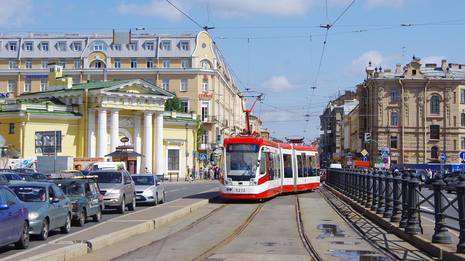 Покупаем квартиру у метро Сенная: стоимость жилья, коммуналки,  инфраструктура и транспорт