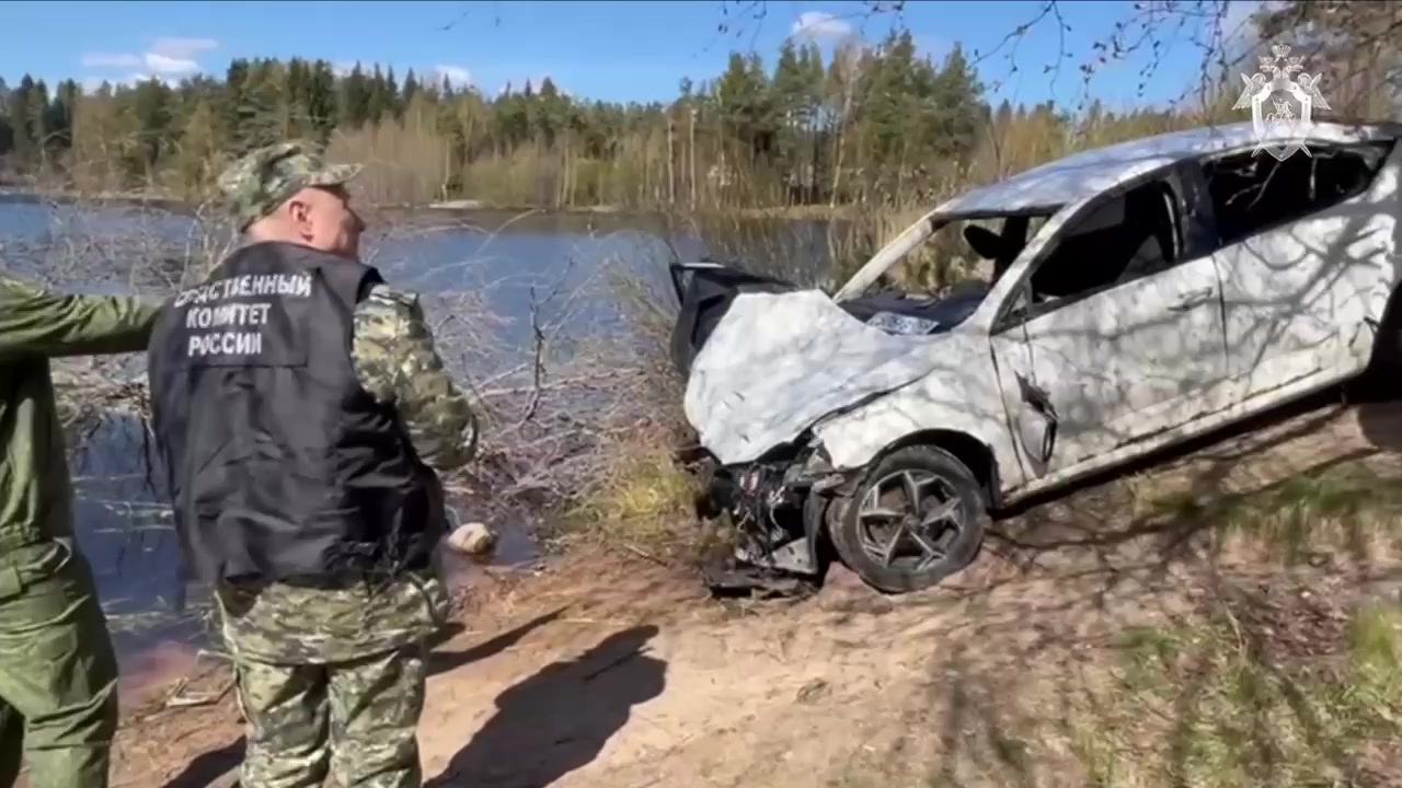 Автобус упал с Поцелуева моста, подростки утонули в машине: главные ДТП  недели