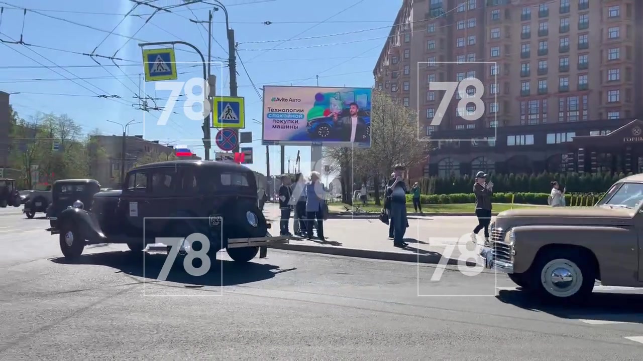 В Петербурге состоялся парад ретроавтомобилей