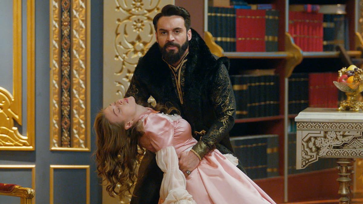 Али Эрсан Дуру  Фото: kino-teatr.ru