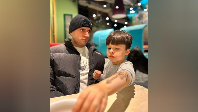 Паша Техник с сыном  Фото: t.me evakaritskaua