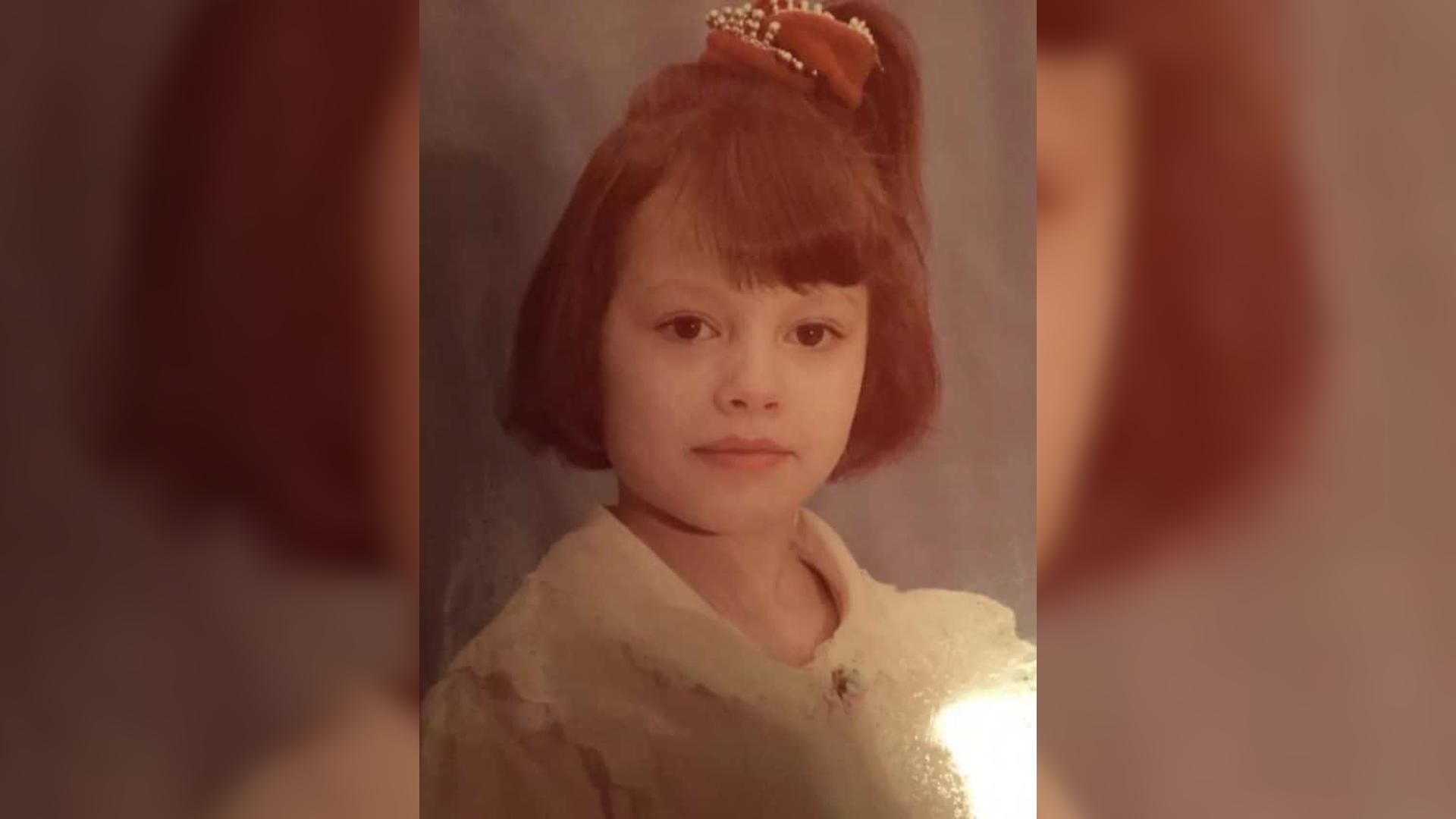 Порноның бір бөлігіне таңданыңыз Лесби және жігіт секс