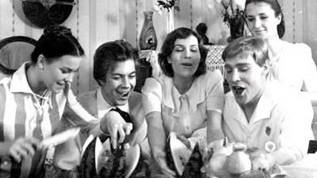 кадр из к ф »Завтра была война