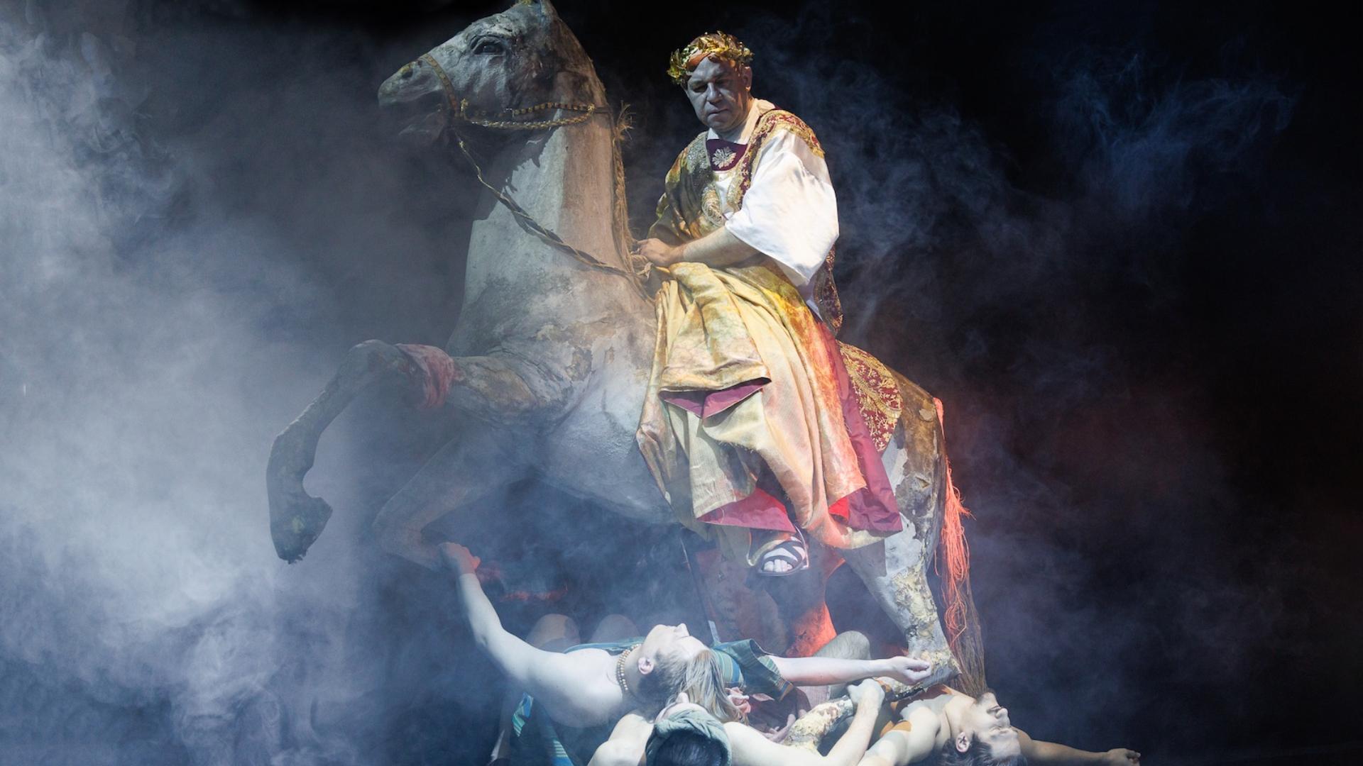 Спектакль «Иуда» Фото: modern-theatre.ru
