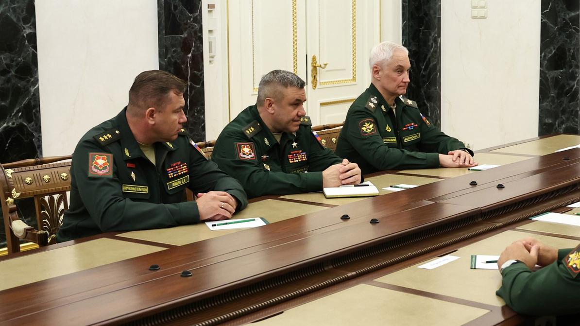 Денис Лямин (слева), Валерий Солодчук (в центре)  Фото: kremlin.ru